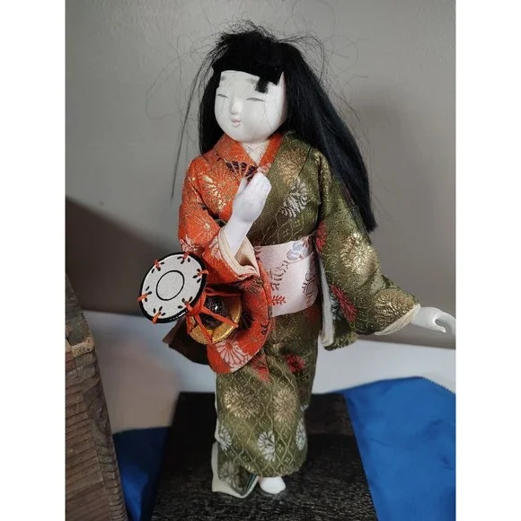 Vintage Japanese Geisha Doll w Kimono and Drum w/ Wood Base